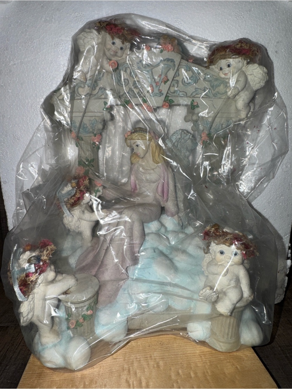 HEAVENLY CLASSICS- HEAVENS GATE 1996 creamsicle Figurine- NEW IN BOX